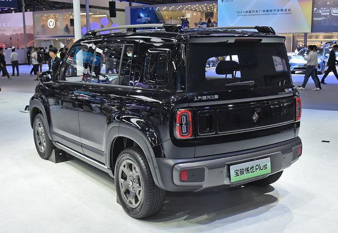 iCAR V23对比宝骏悦也Plusqy千亿国际10万级方盒子对决：奇瑞(图8)
